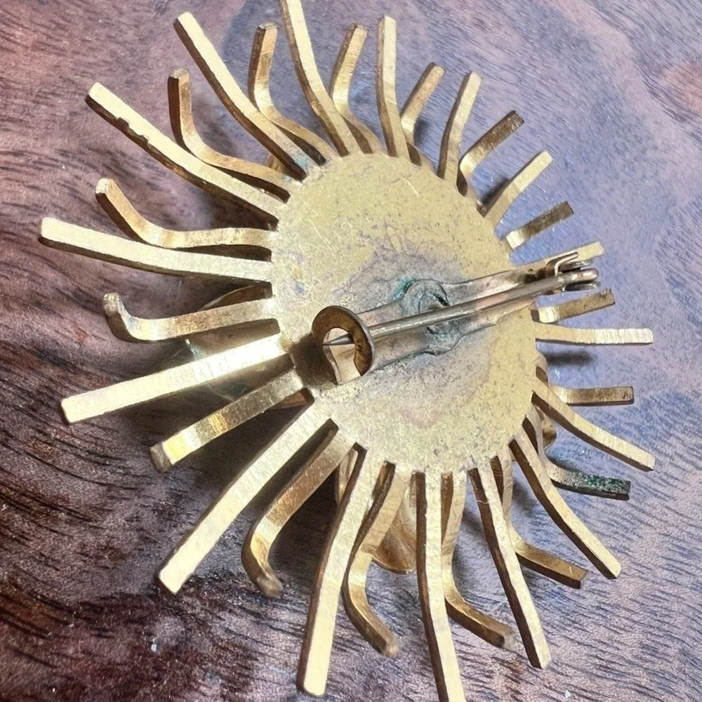 Atomic 1950s Sunburst Flower Brooch Gold Tone‎ Coral Rose